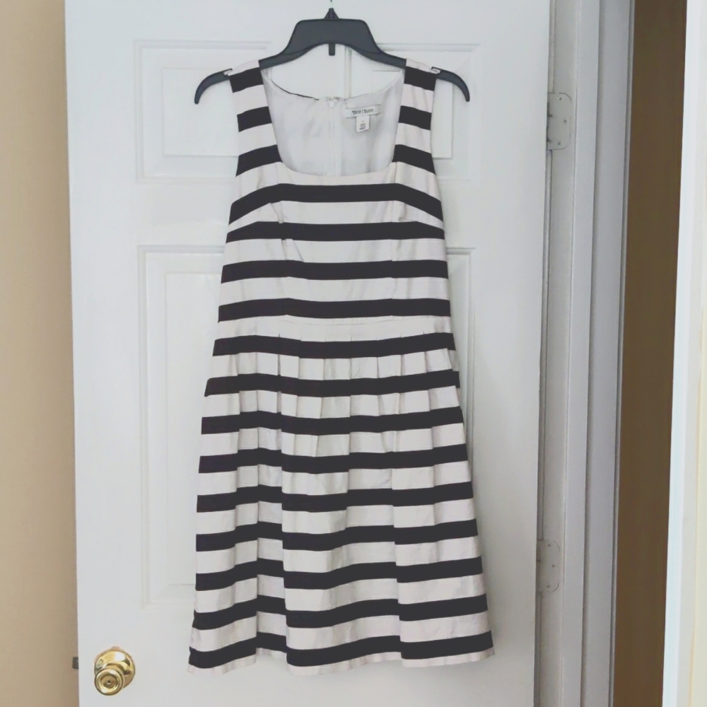 White House Black Market women's dress